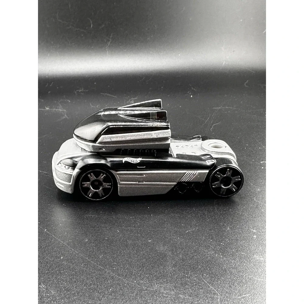 2002 Hot Wheels Road Pirates Racing Transporter 2921RE No Trailer READ Transform